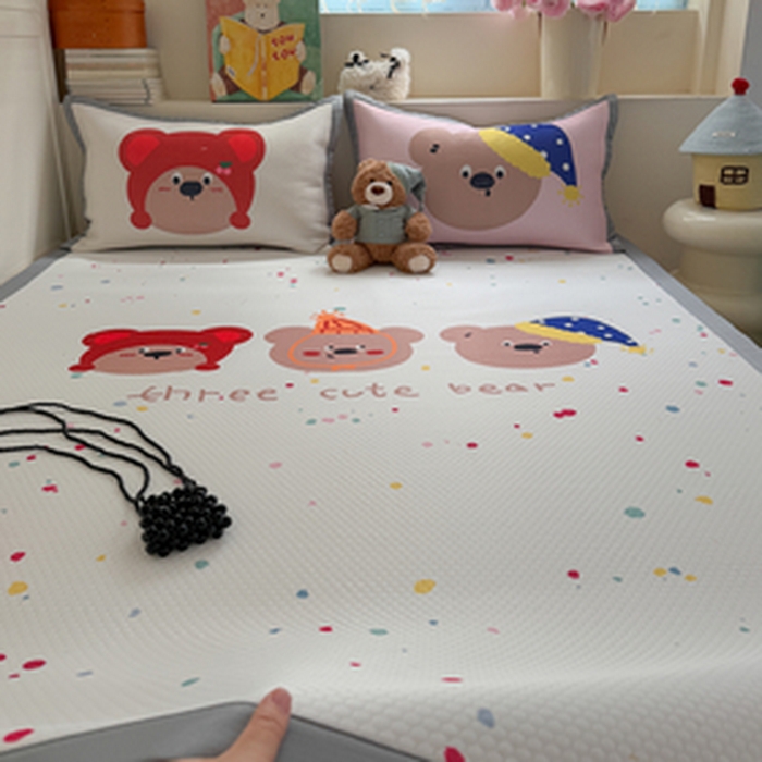 91家纺网 家纺一手货源 找家纺 Sweet dreams甜梦 2026新款数码印花大板凉感豆豆席 三只小熊