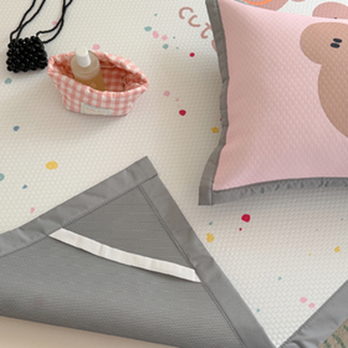 91家纺网 家纺一手货源 找家纺 Sweet dreams甜梦 2026新款数码印花大板凉感豆豆席 三只小熊