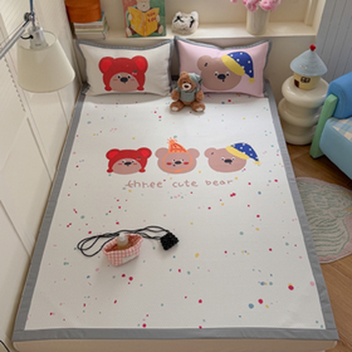 91家纺网 家纺一手货源 找家纺 Sweet dreams甜梦 2026新款数码印花大板凉感豆豆席 三只小熊