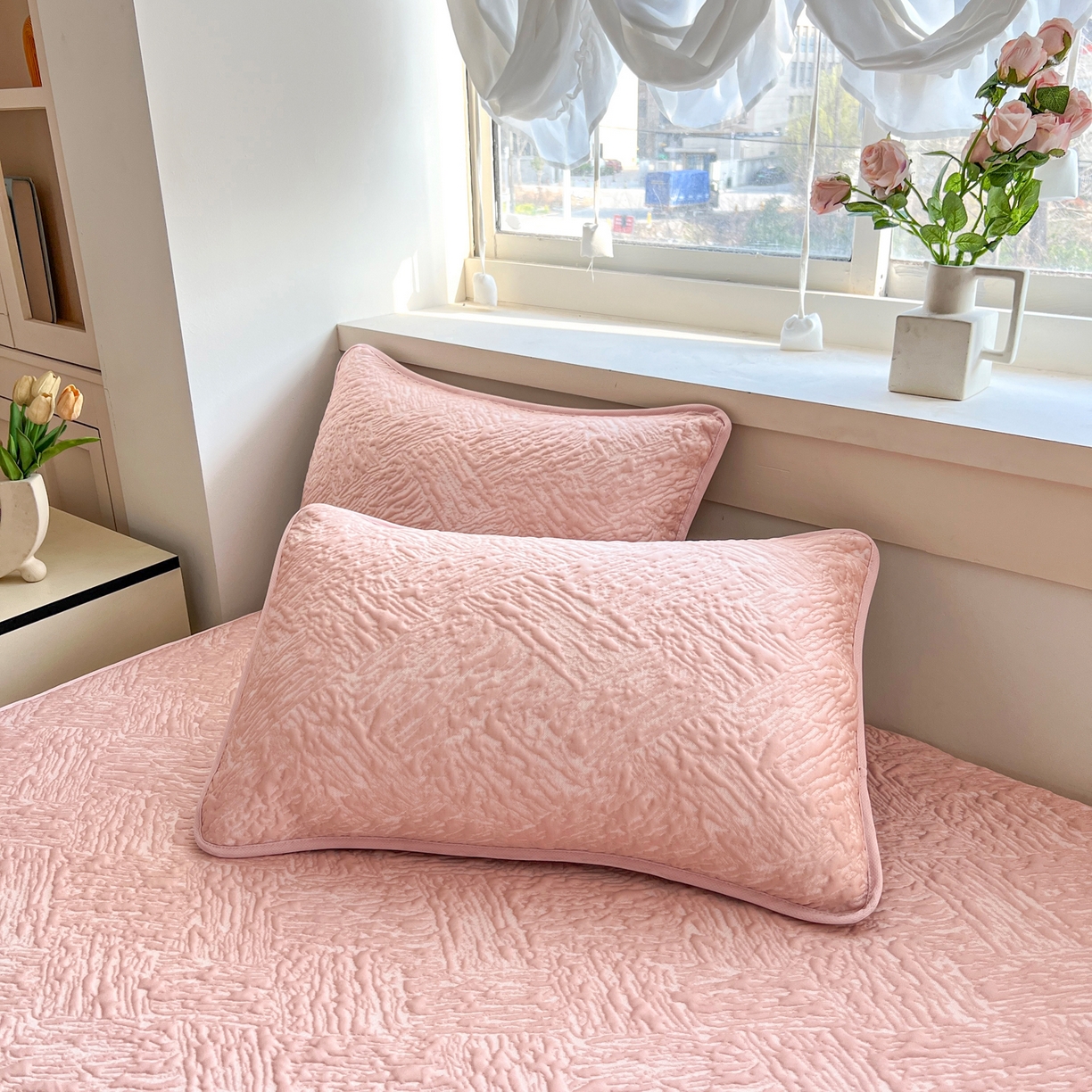 91家纺网 家纺一手货源 找家纺 能好家纺 2026新款高分子PE冰豆豆凉席床笠款 轻奢粉