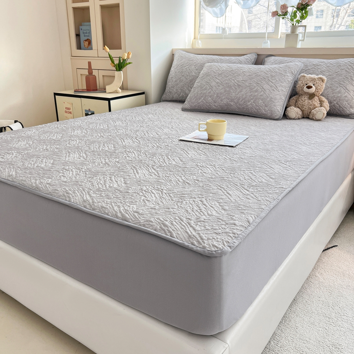 91家纺网 家纺一手货源 找家纺 能好家纺 2026新款高分子PE冰豆豆凉席床笠款 轻奢灰