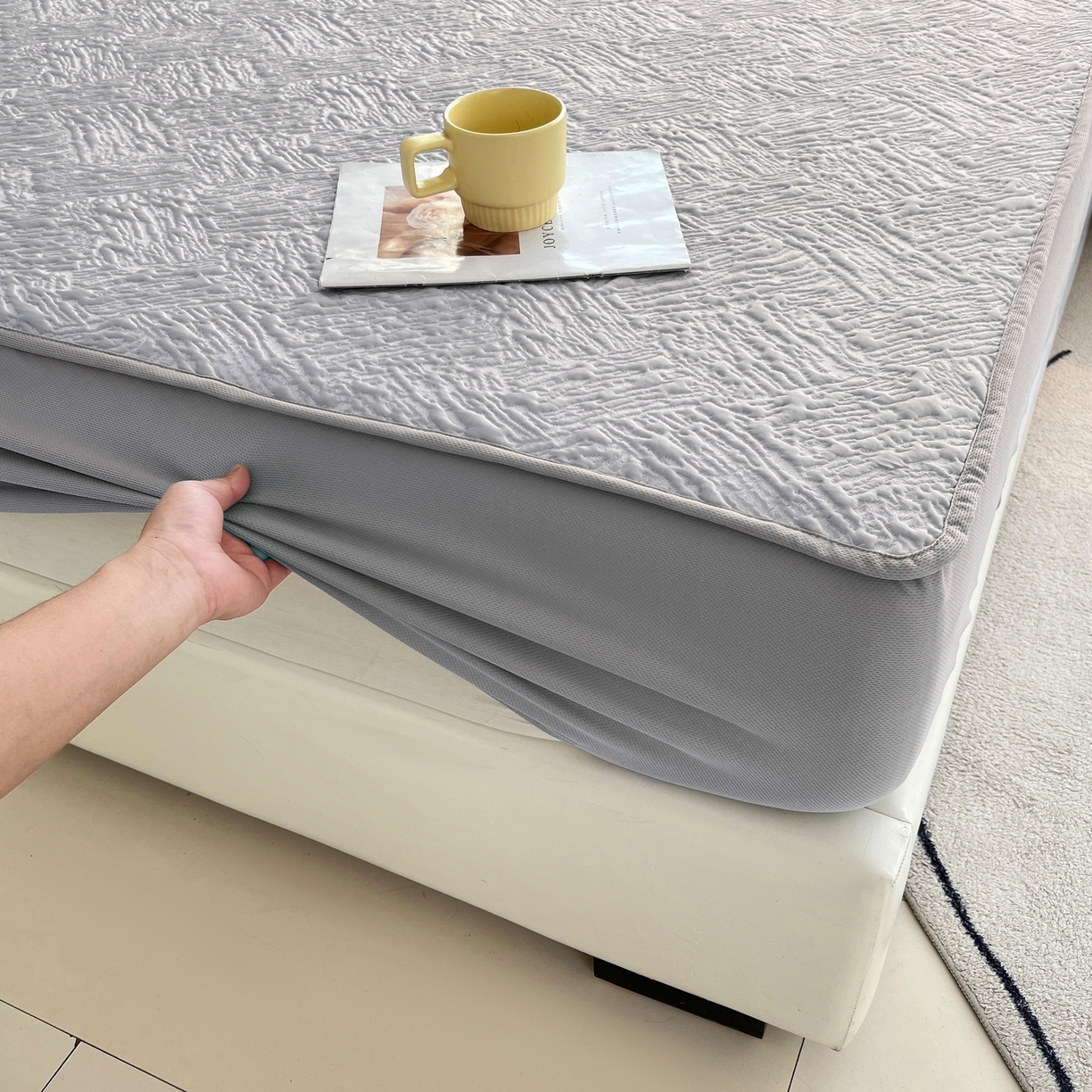 91家纺网 家纺一手货源 找家纺 能好家纺 2026新款高分子PE冰豆豆凉席床笠款 轻奢灰