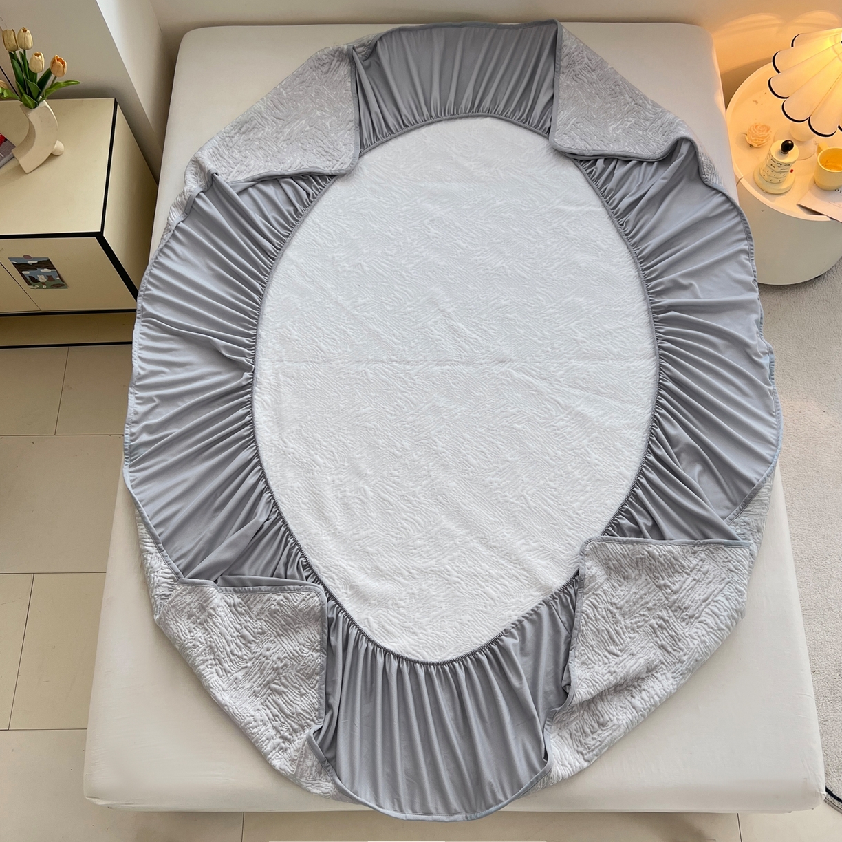 91家纺网 家纺一手货源 找家纺 能好家纺 2026新款高分子PE冰豆豆凉席床笠款 轻奢灰