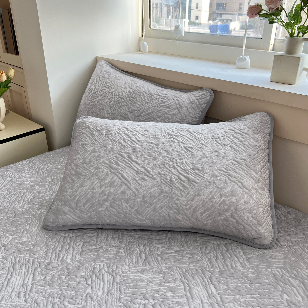 91家纺网 家纺一手货源 找家纺 能好家纺 2026新款高分子PE冰豆豆凉席床笠款 轻奢灰