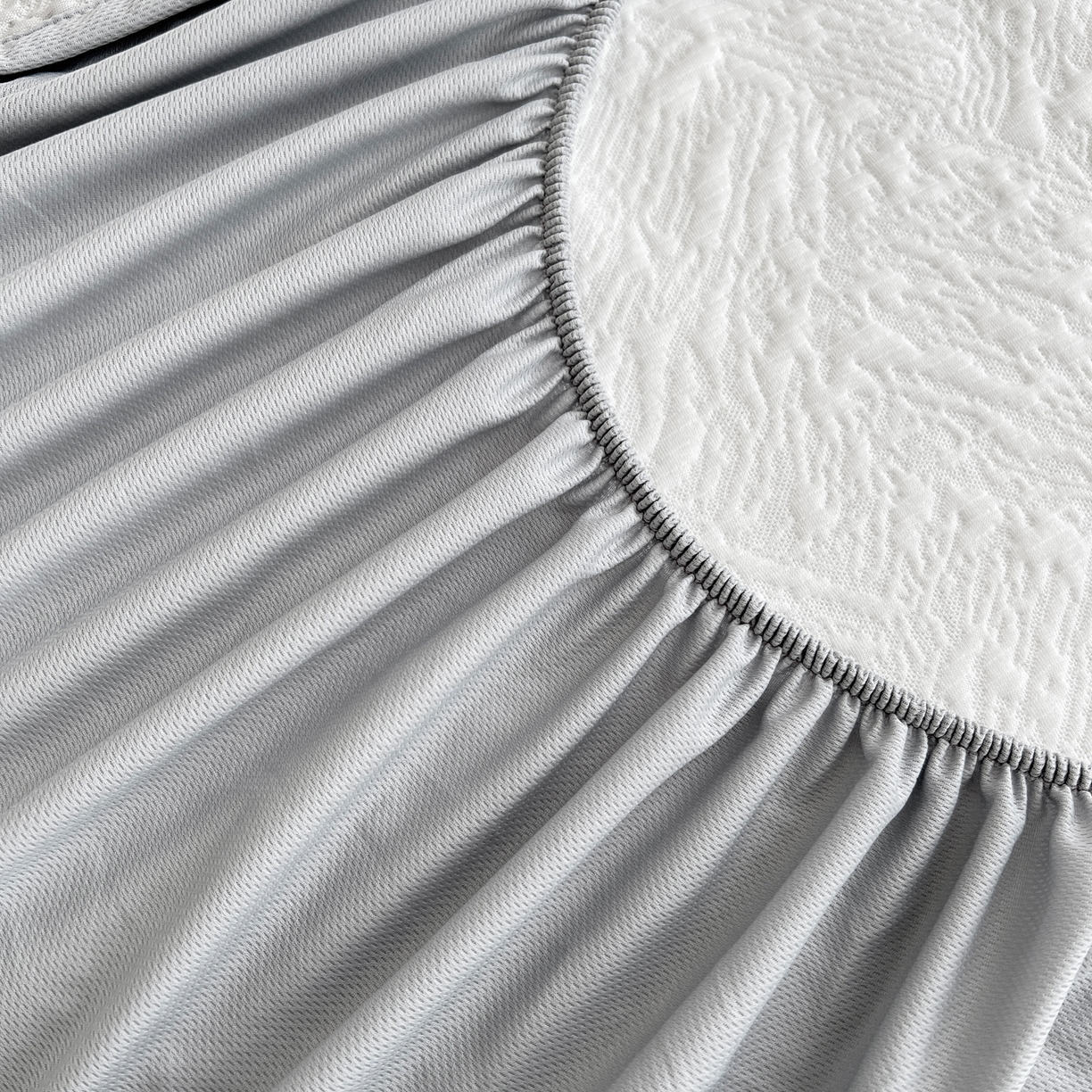 91家纺网 家纺一手货源 找家纺 能好家纺 2026新款高分子PE冰豆豆凉席床笠款 轻奢灰