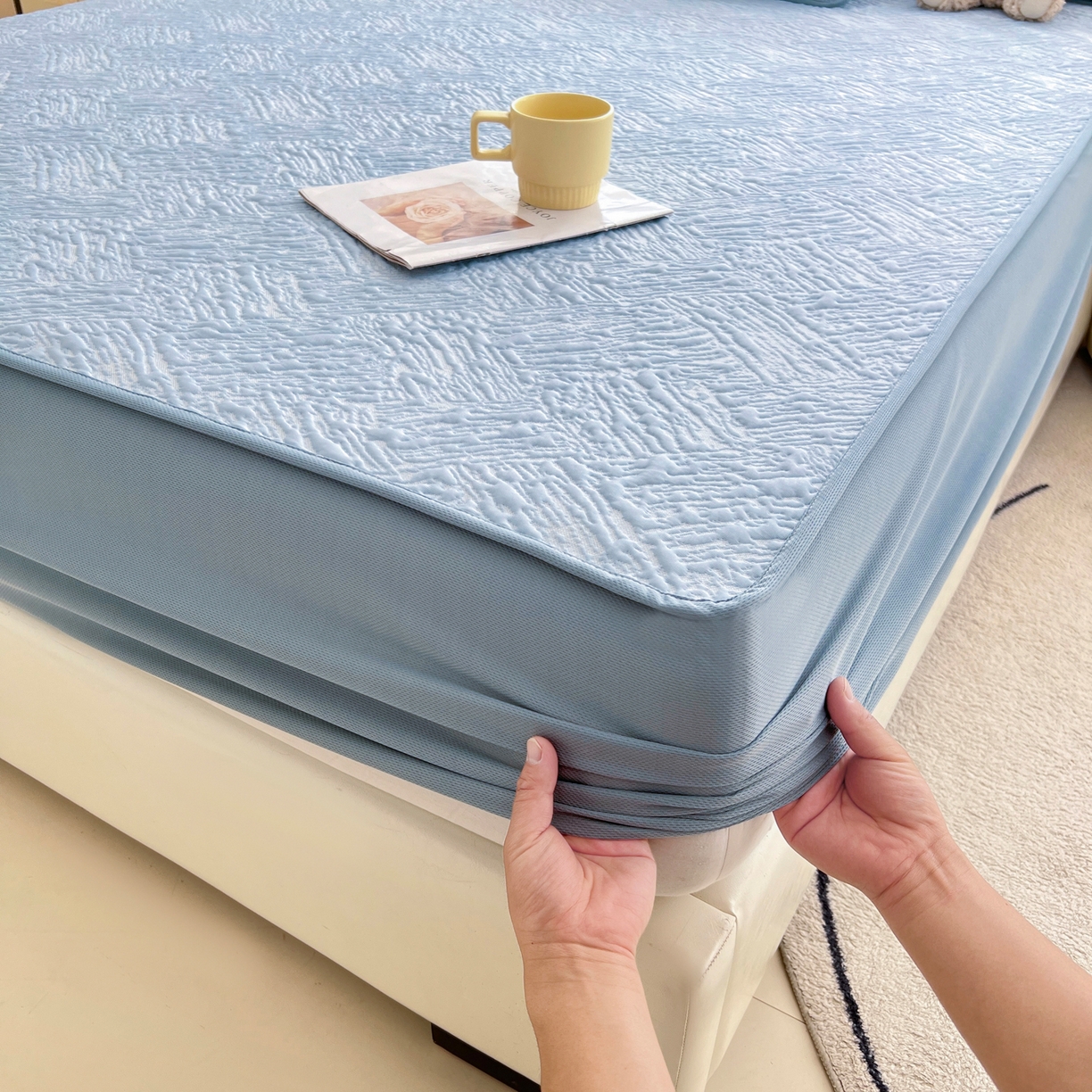 91家纺网 家纺一手货源 找家纺 能好家纺 2026新款高分子PE冰豆豆凉席床笠款 轻奢蓝