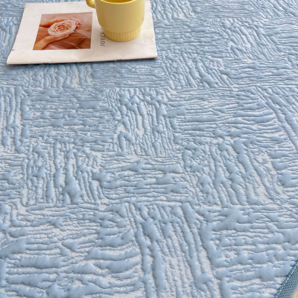 91家纺网 家纺一手货源 找家纺 能好家纺 2026新款高分子PE冰豆豆凉席床笠款 轻奢蓝