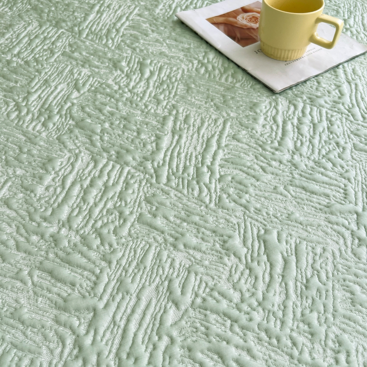 91家纺网 家纺一手货源 找家纺 能好家纺 2026新款高分子PE冰豆豆凉席床笠款 轻奢绿