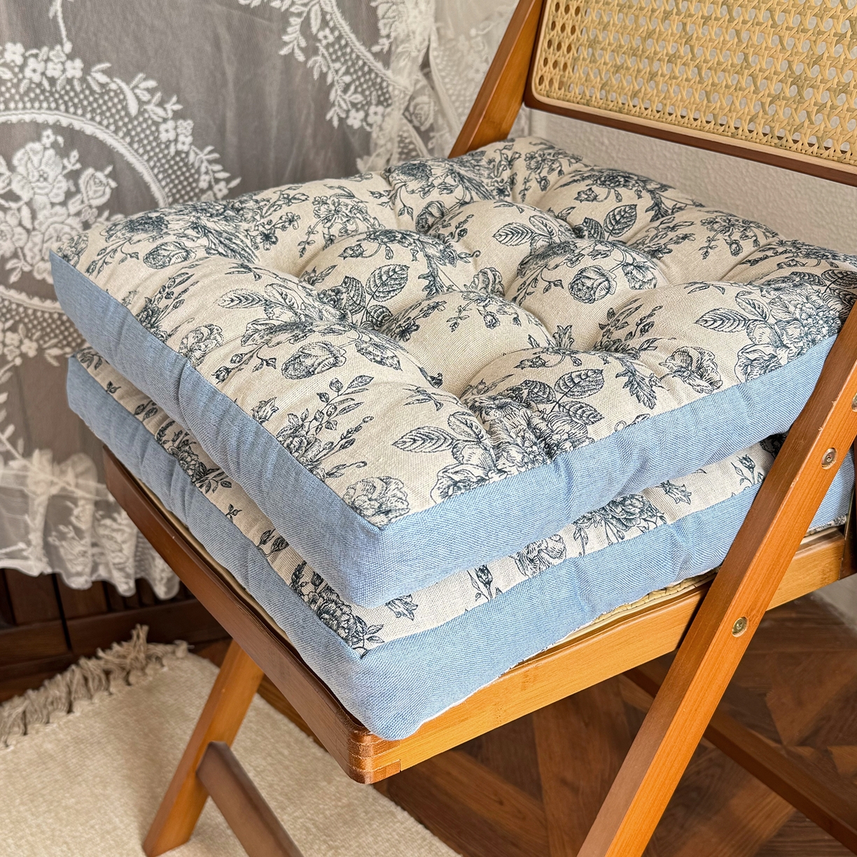 91家纺网 家纺一手货源 找家纺 座享家 2026新款棉麻碎花面包垫坐垫椅垫 青花