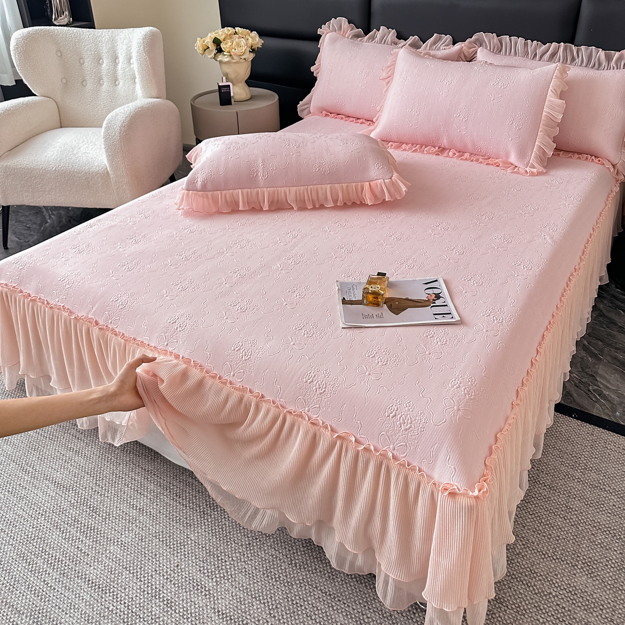 91家纺网 家纺一手货源 找家纺 （总）梓之赫 2026新款凉感冰豆豆床裙款凉席席子-浪漫蝴蝶结