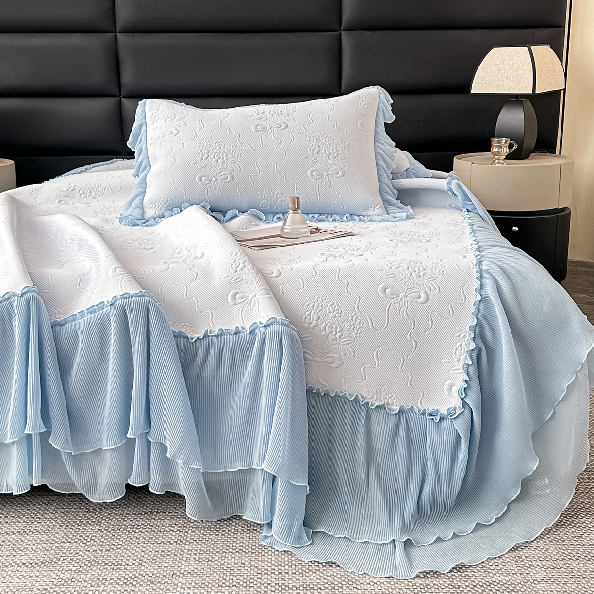 91家纺网 家纺一手货源 找家纺 梓之赫 2026新款凉感冰豆豆床裙款凉席席子-浪漫蝴蝶结 浪漫蝴蝶结-蓝