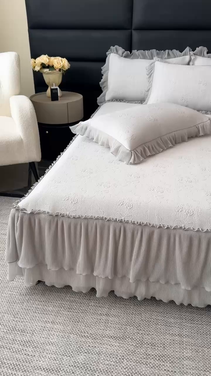 91家纺网 家纺一手货源 找家纺 梓之赫 2026新款凉感冰豆豆床裙款凉席席子-浪漫蝴蝶结 浪漫蝴蝶结-灰