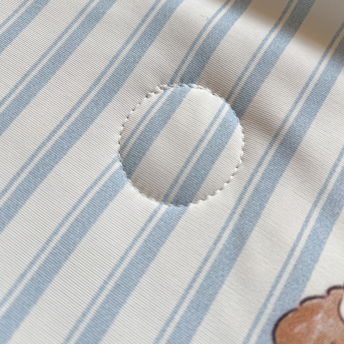 91家纺网 家纺一手货源 找家纺 卡普二店 2026新款A类锦氨凉感印花夏被四件套床盖凉席款--三件套 条纹熊