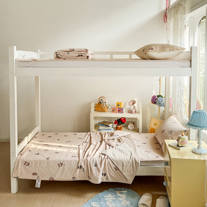 91家纺网 家纺一手货源 找家纺 卡普二店 2026新款A类锦氨凉感印花夏被四件套床盖凉席款--三件套 软糖小熊