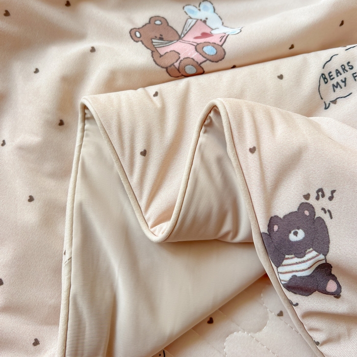 91家纺网 家纺一手货源 找家纺 卡普二店 2026新款A类锦氨凉感印花夏被四件套床盖凉席款--四件套 软糖小熊