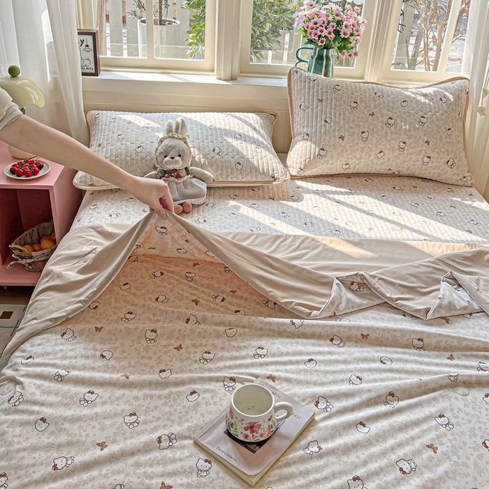 91家纺网 家纺一手货源 找家纺 卡普二店 2026新款A类锦氨凉感印花夏被四件套床盖凉席款--四件套 奶盖Kitty