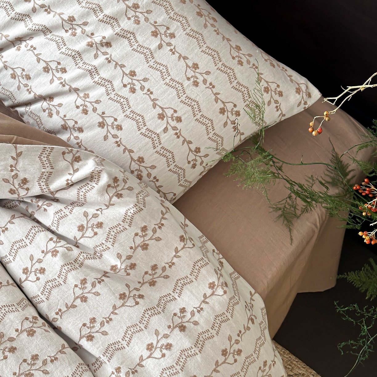 91家纺网 家纺一手货源 找家纺 旷野 2026新款色织全棉纯棉厚织大提花四件套-木槿系列 木槿-卡其