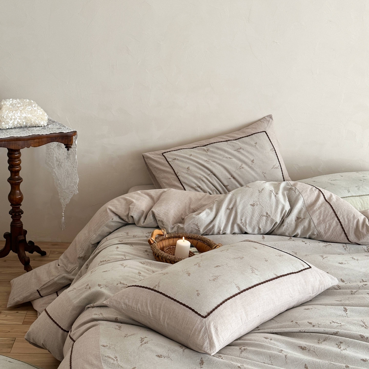 91家纺网 家纺一手货源 找家纺 旷野 2026新款软糯亲肤简约提花四件套-木禾浅序系列 木禾浅序-咖序