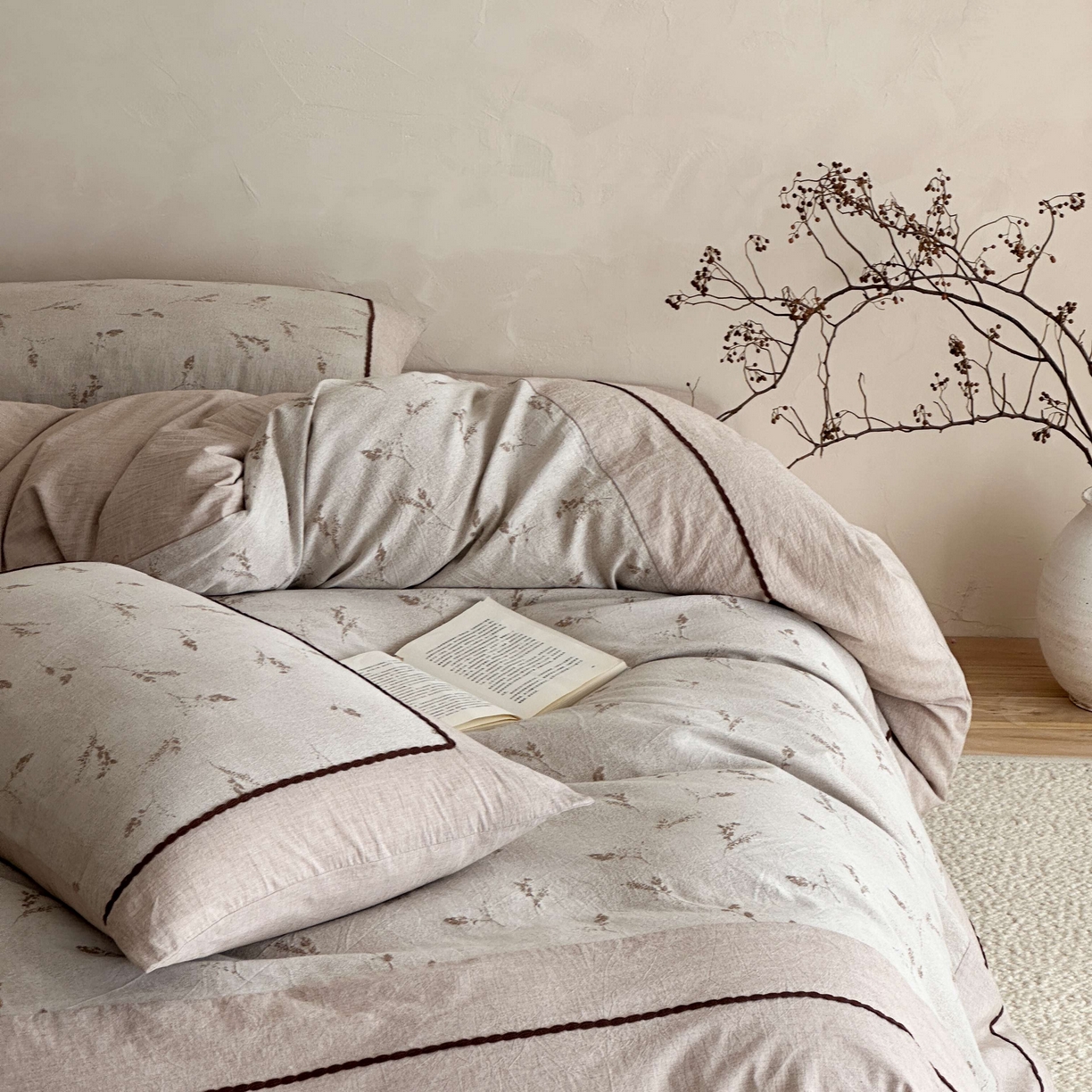 91家纺网 家纺一手货源 找家纺 旷野 2026新款软糯亲肤简约提花四件套-木禾浅序系列 木禾浅序-咖序