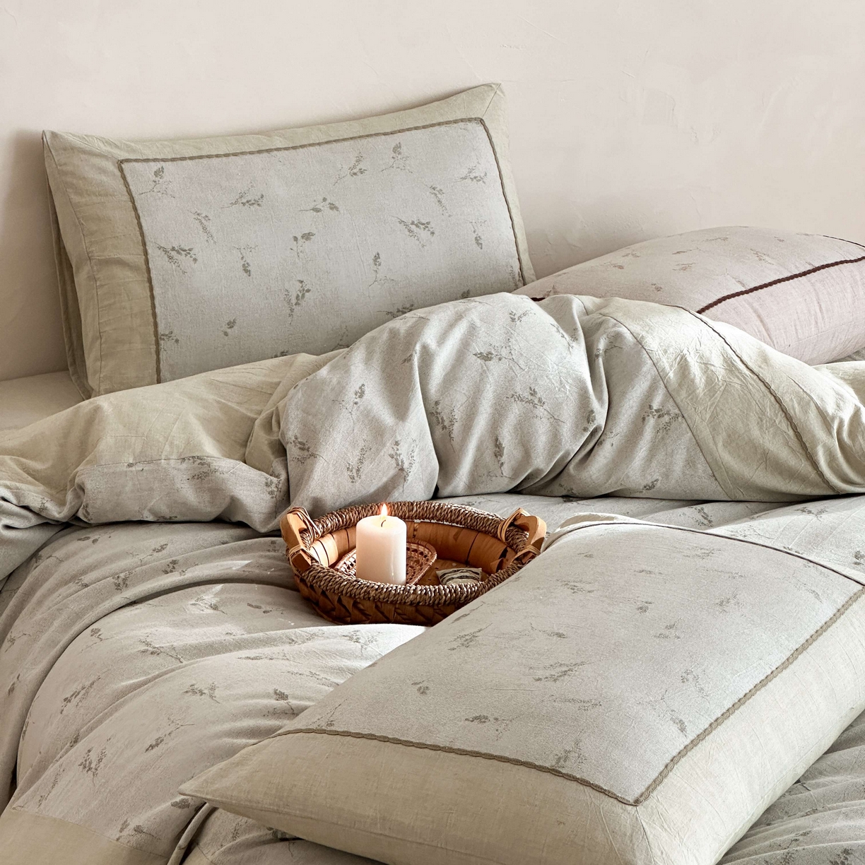 91家纺网 家纺一手货源 找家纺 旷野 2026新款软糯亲肤简约提花四件套-木禾浅序系列 木禾浅序-青茉