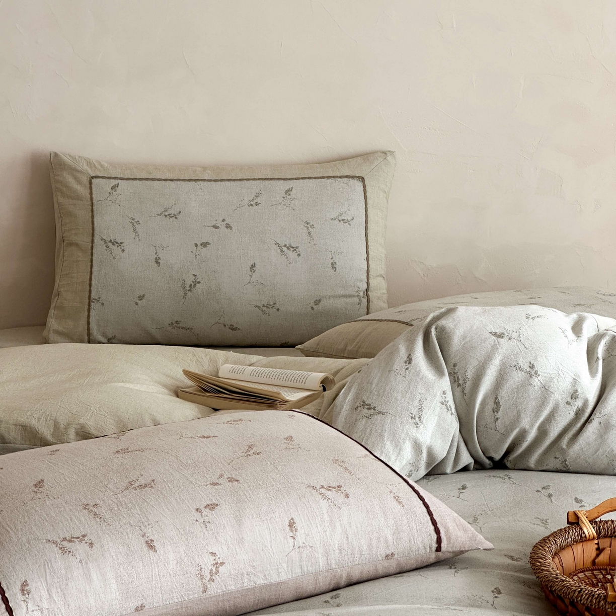 91家纺网 家纺一手货源 找家纺 旷野 2026新款软糯亲肤简约提花四件套-木禾浅序系列 木禾浅序-青茉