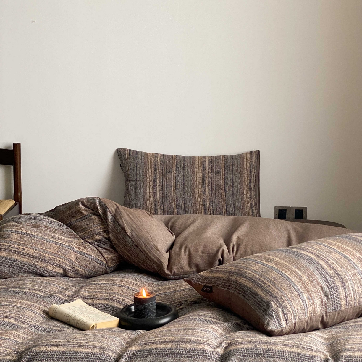 91家纺网 家纺一手货源 找家纺 旷野 2026新款复古风全棉纯棉色织提花双层纱四件套 墨染