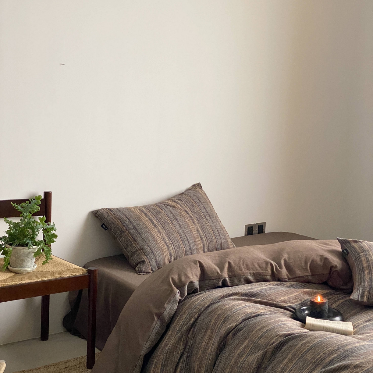 91家纺网 家纺一手货源 找家纺 旷野 2026新款复古风全棉纯棉色织提花双层纱四件套 墨染