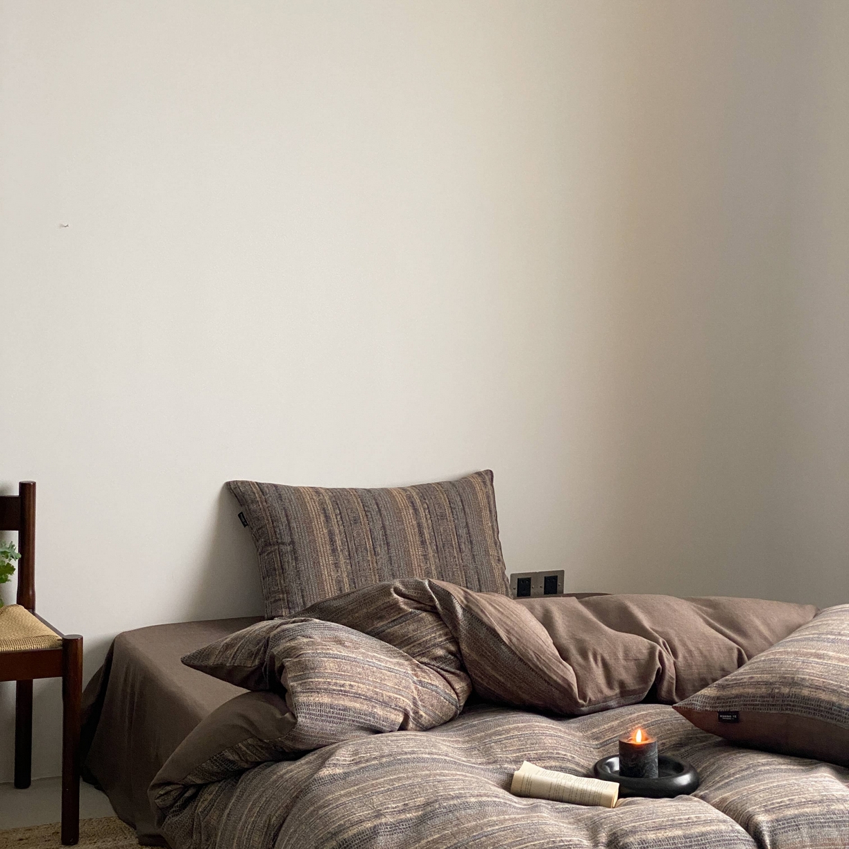 91家纺网 家纺一手货源 找家纺 旷野 2026新款复古风全棉纯棉色织提花双层纱四件套 墨染