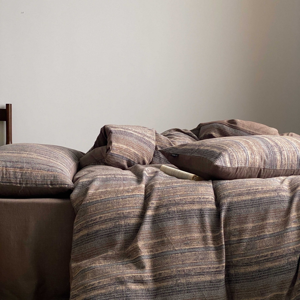 91家纺网 家纺一手货源 找家纺 旷野 2026新款复古风全棉纯棉色织提花双层纱四件套 墨染