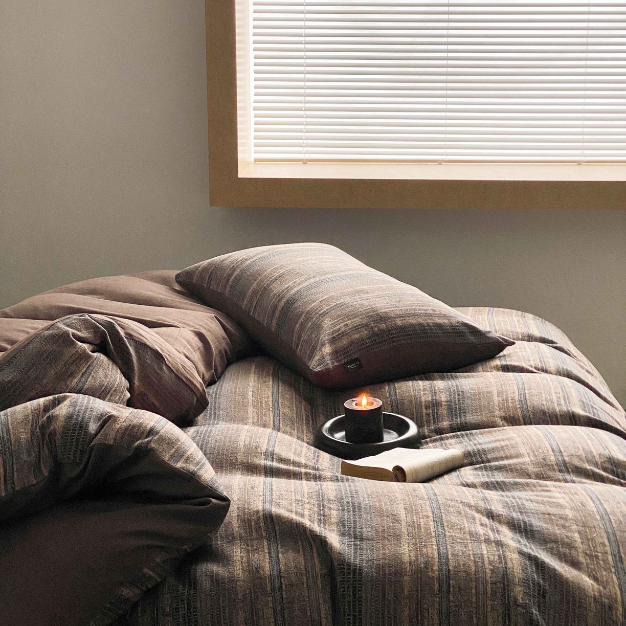 91家纺网 家纺一手货源 找家纺 旷野 2026新款复古风全棉纯棉色织提花双层纱四件套 墨染