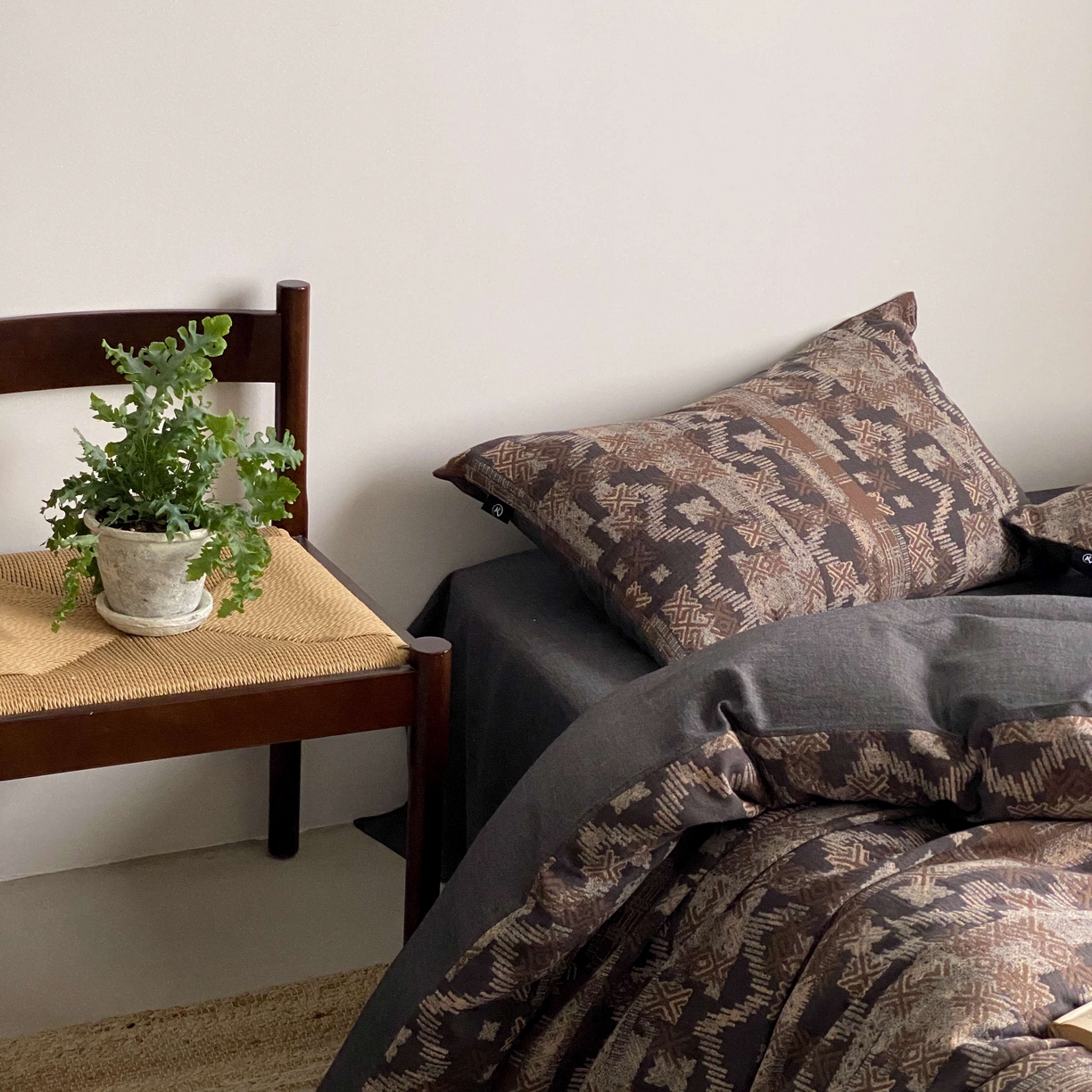 91家纺网 家纺一手货源 找家纺 旷野 2026新款复古风全棉纯棉色织提花双层纱四件套 米娅