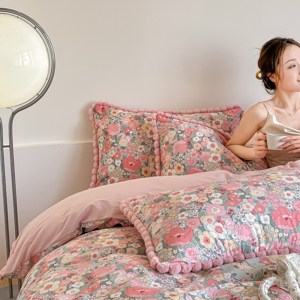 91家纺网 家纺一手货源 找家纺 宅家居 2026新款轻奢极简风全棉毛球款40支纯棉13372小清新喷气印花四件套 艾莲娜