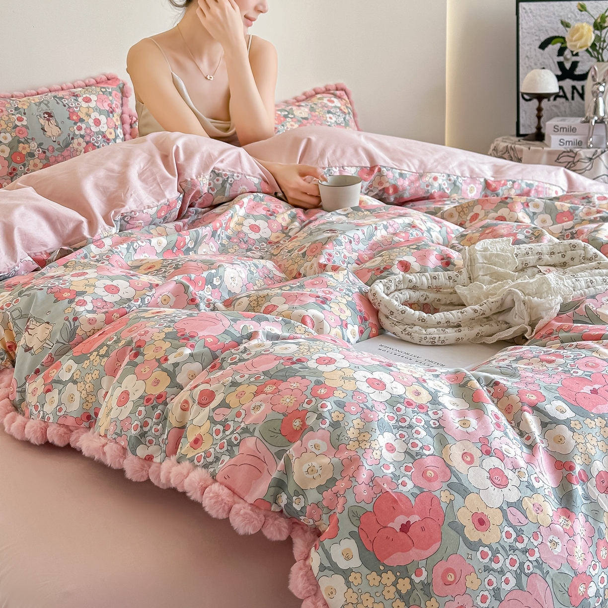 91家纺网 家纺一手货源 找家纺 宅家居 2026新款轻奢极简风全棉毛球款40支纯棉13372小清新喷气印花四件套 艾莲娜