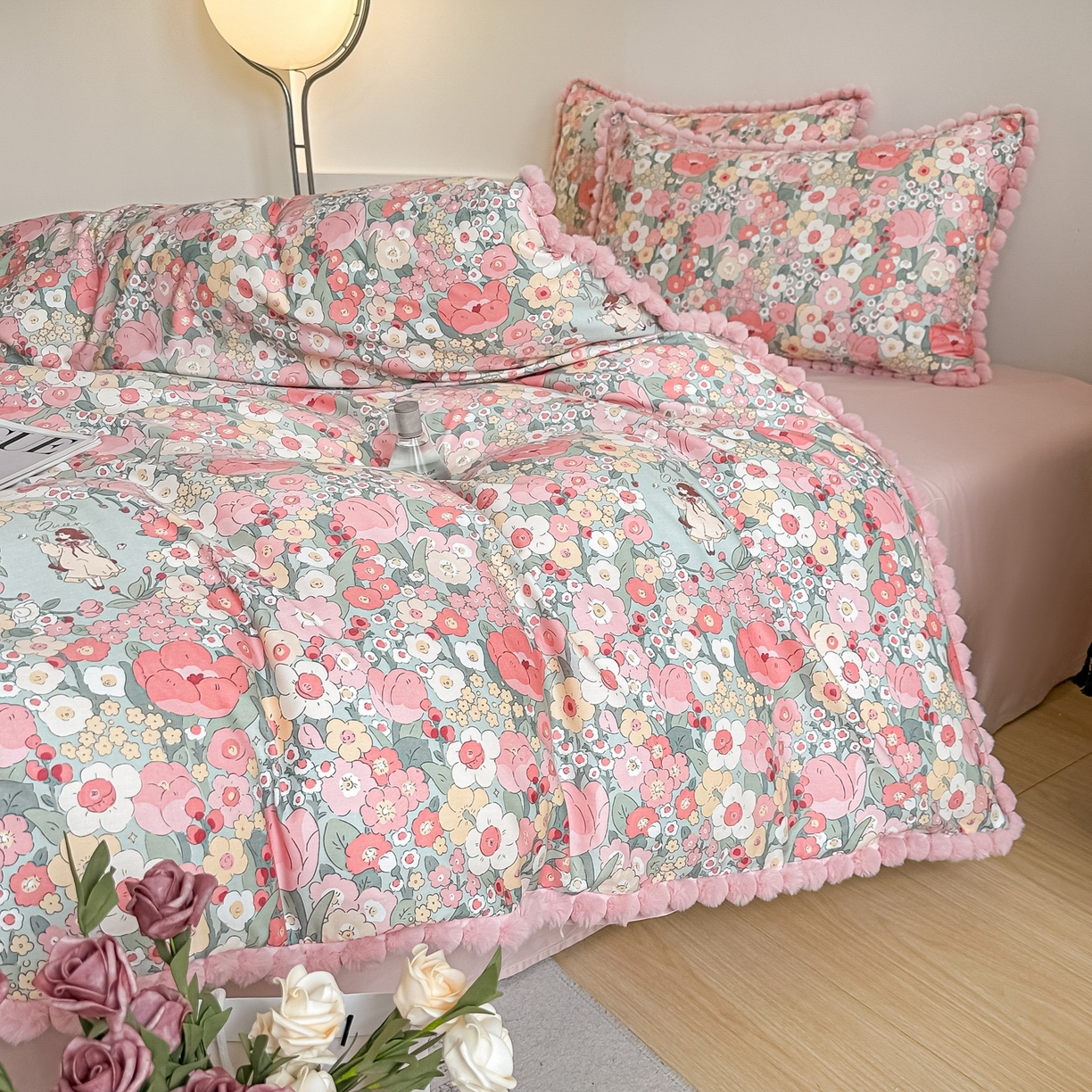 91家纺网 家纺一手货源 找家纺 宅家居 2026新款轻奢极简风全棉毛球款40支纯棉13372小清新喷气印花四件套 艾莲娜