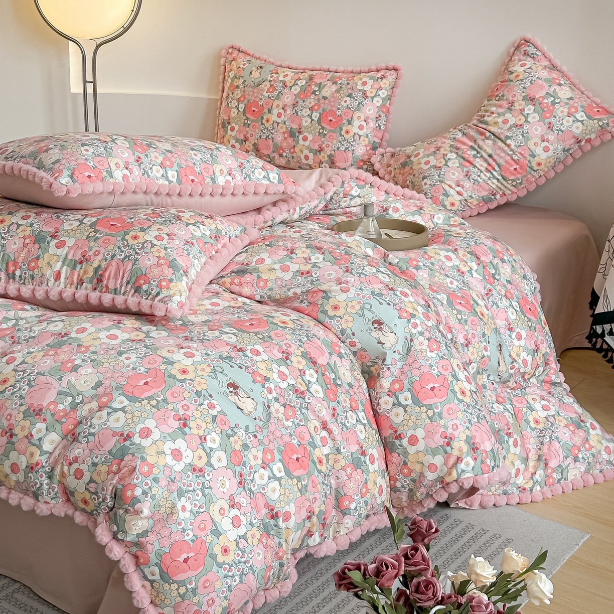 91家纺网 家纺一手货源 找家纺 宅家居 2026新款轻奢极简风全棉毛球款40支纯棉13372小清新喷气印花四件套 艾莲娜