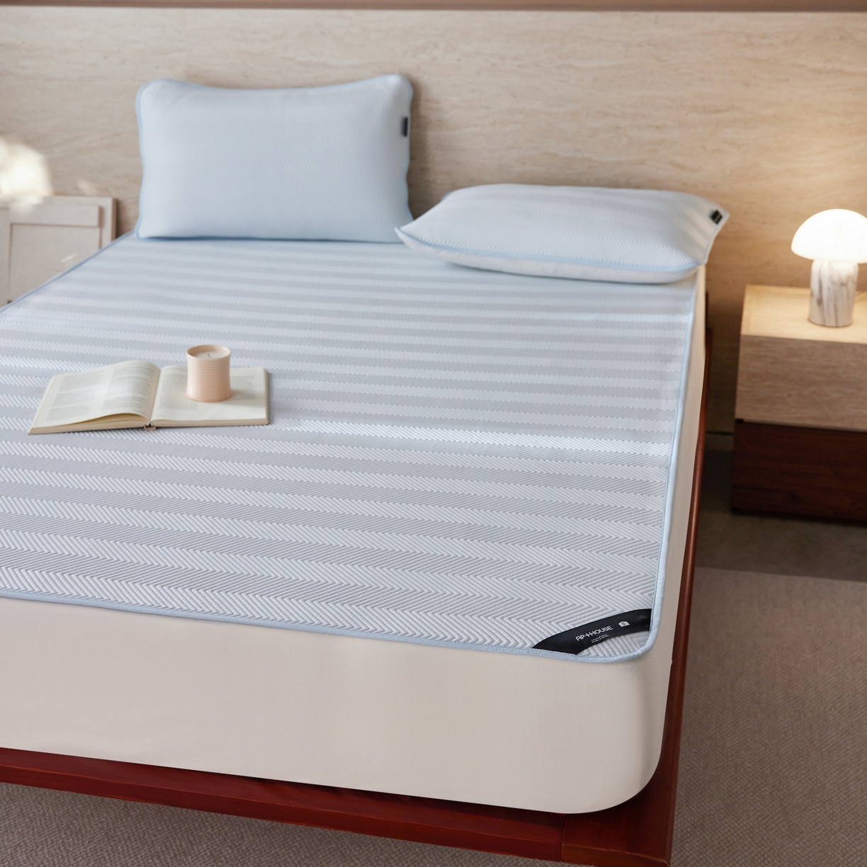 91家纺网 家纺一手货源 找家纺 三味舒屋 2026新款织序系列提花冷感冰豆豆席床笠款软席席子 织序浅蓝