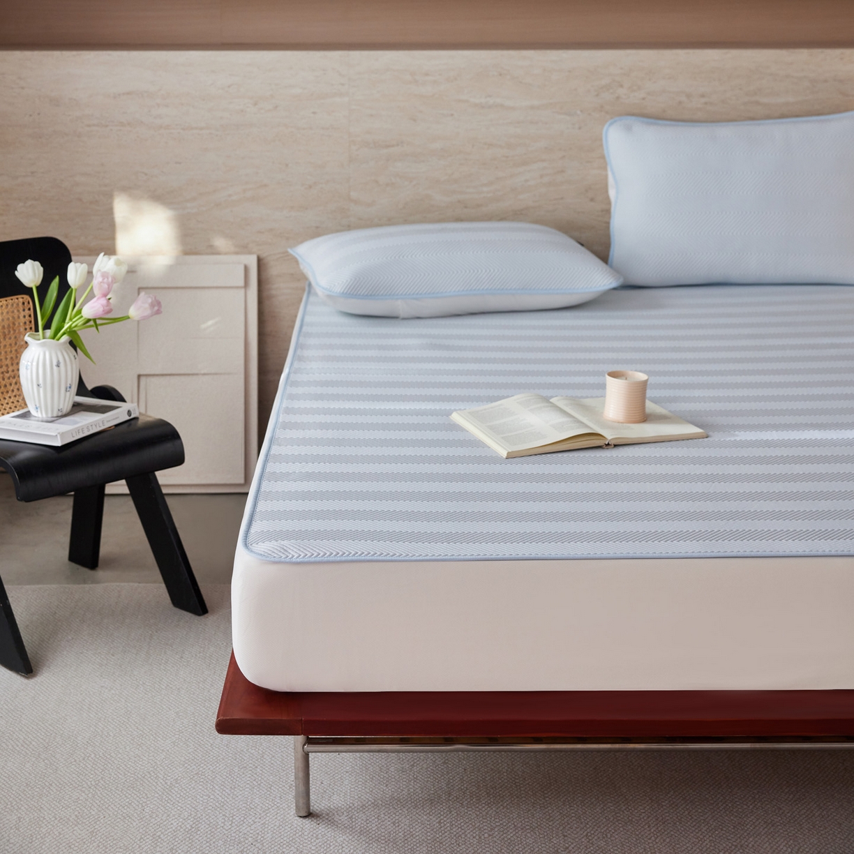 91家纺网 家纺一手货源 找家纺 三味舒屋 2026新款织序系列提花冷感冰豆豆席床笠款软席席子 织序浅蓝