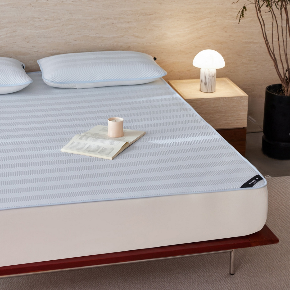 91家纺网 家纺一手货源 找家纺 三味舒屋 2026新款织序系列提花冷感冰豆豆席床笠款软席席子 织序浅蓝