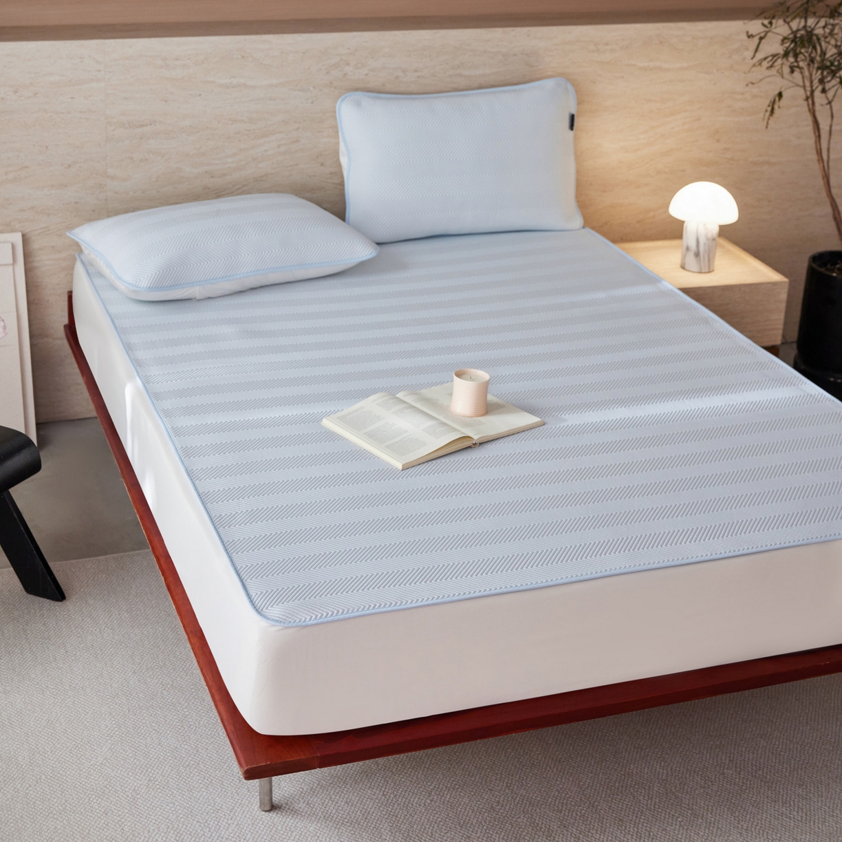 91家纺网 家纺一手货源 找家纺 三味舒屋 2026新款织序系列提花冷感冰豆豆席床笠款软席席子 织序浅蓝