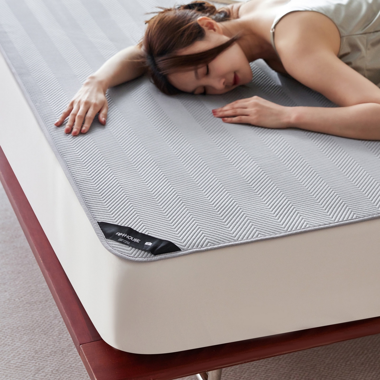 91家纺网 家纺一手货源 找家纺 三味舒屋 2026新款织序系列提花冷感冰豆豆席床笠款软席席子 织序暮灰