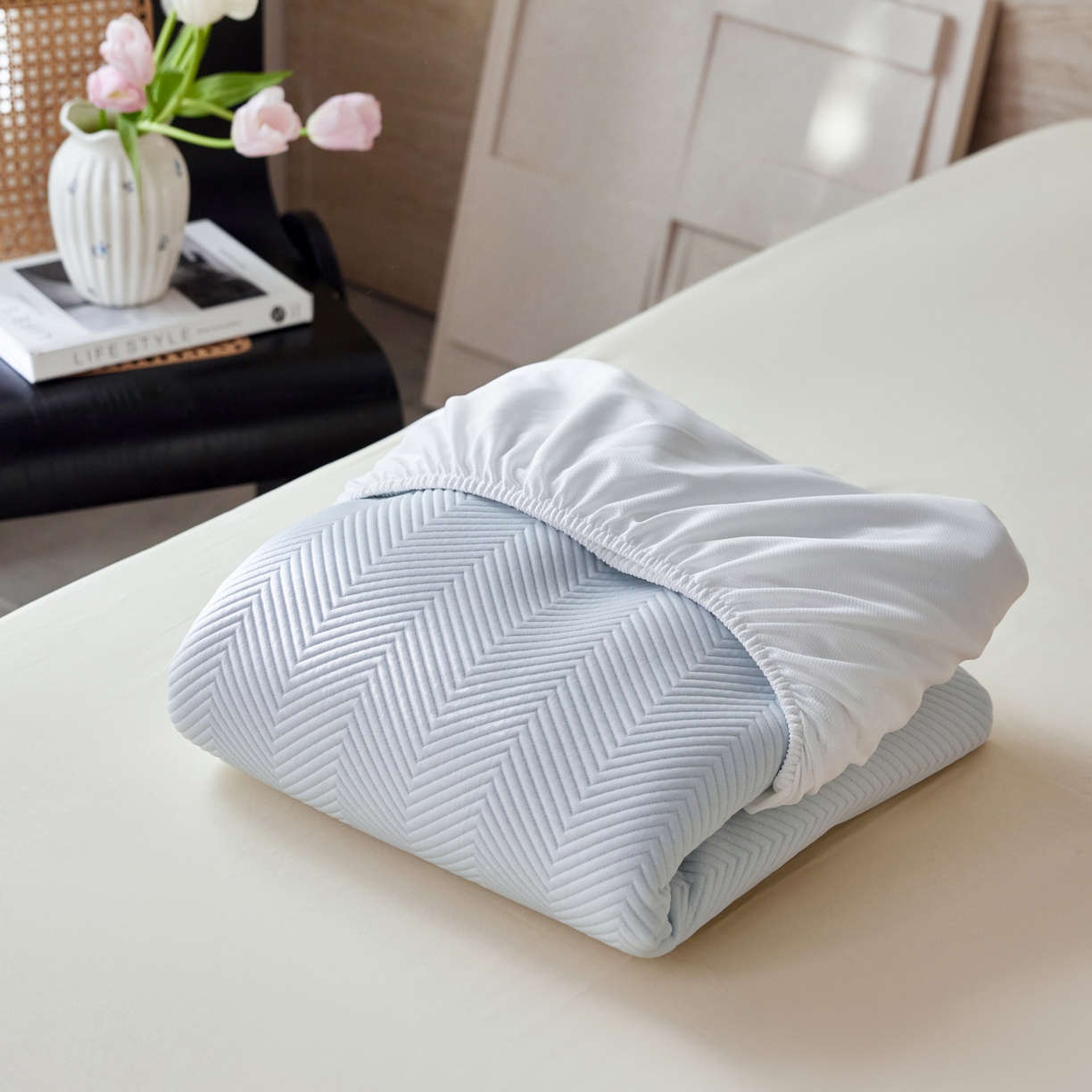 91家纺网 家纺一手货源 找家纺 三味舒屋 2026新款织序系列提花冷感冰豆豆席床笠款软席席子 织序浅蓝