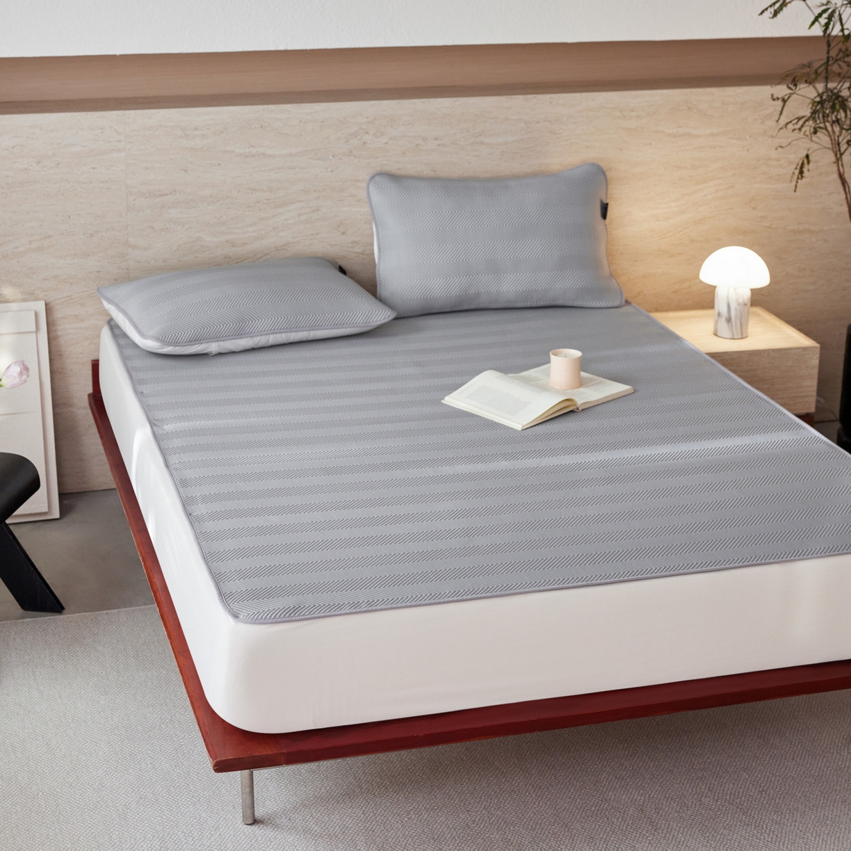 91家纺网 家纺一手货源 找家纺 三味舒屋 2026新款织序系列提花冷感冰豆豆席床笠款软席席子 织序暮灰