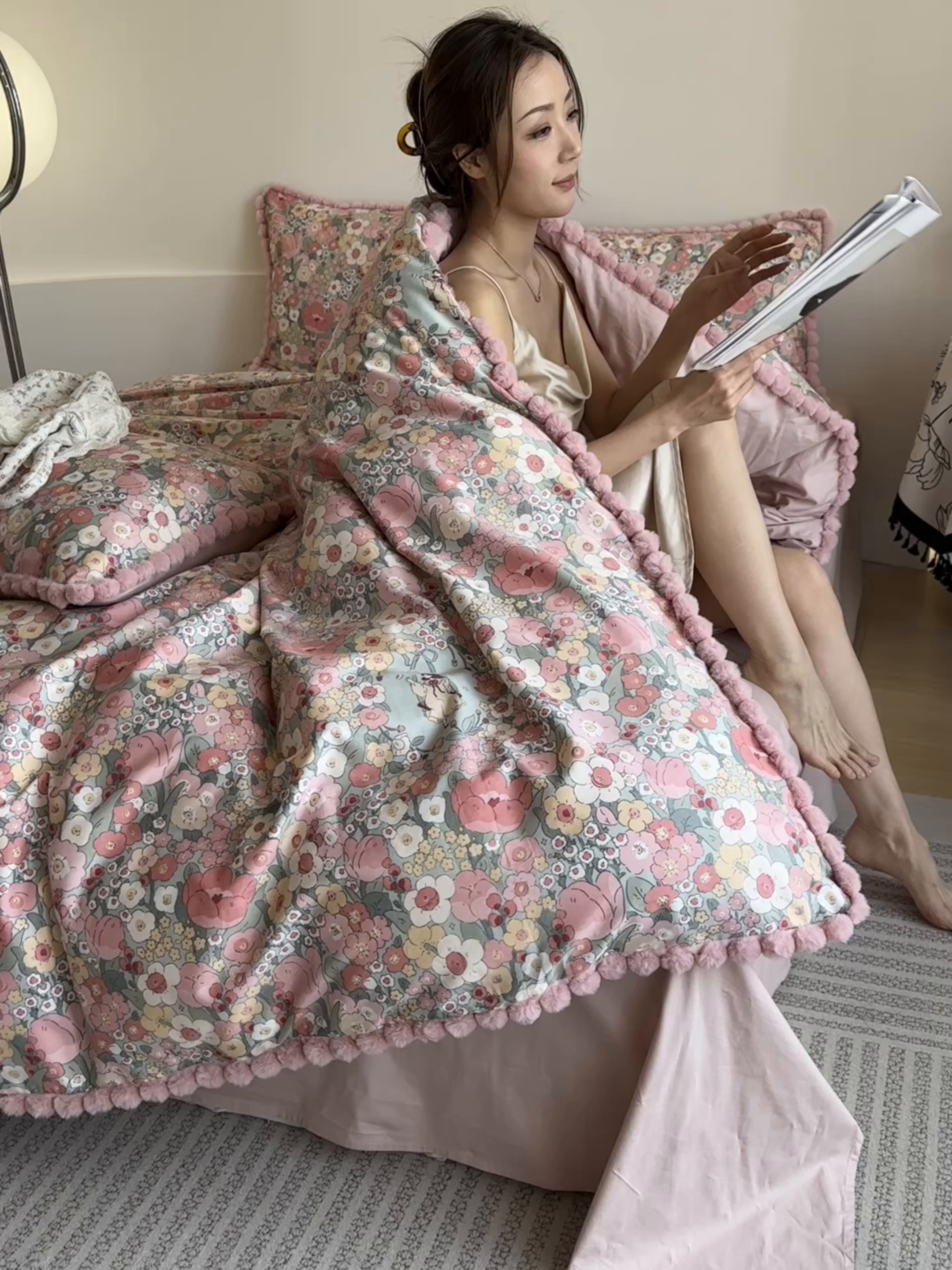 91家纺网 家纺一手货源 找家纺 宅家居 2026新款轻奢极简风全棉毛球款40支纯棉13372小清新喷气印花四件套 艾莲娜