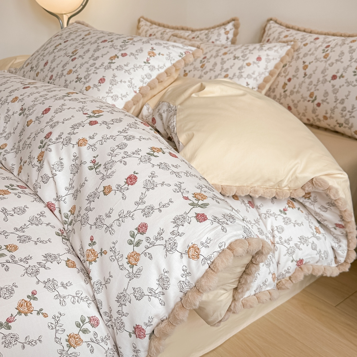 91家纺网 家纺一手货源 找家纺 宅家居 2026新款轻奢极简风全棉毛球款40支纯棉13372小清新喷气印花四件套 素颜玫瑰