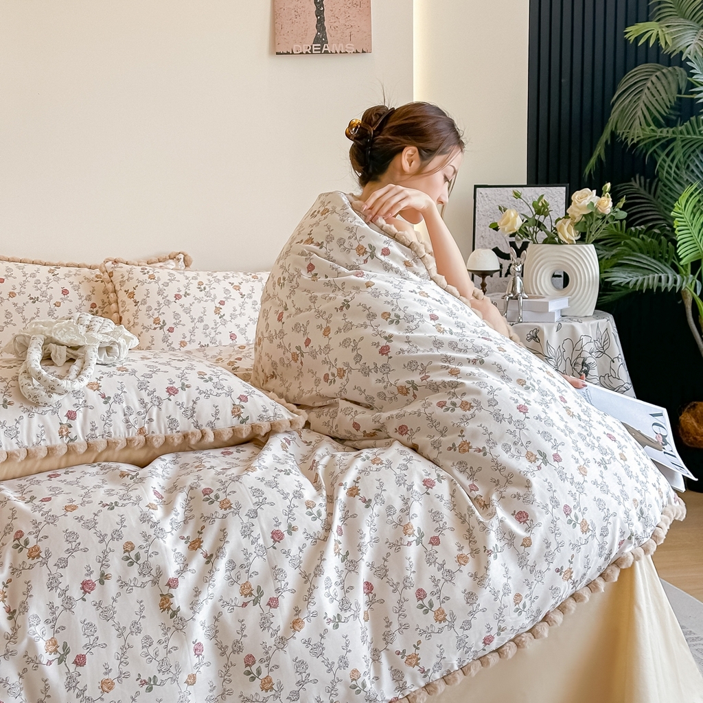 91家纺网 家纺一手货源 找家纺 宅家居 2026新款轻奢极简风全棉毛球款40支纯棉13372小清新喷气印花四件套 素颜玫瑰