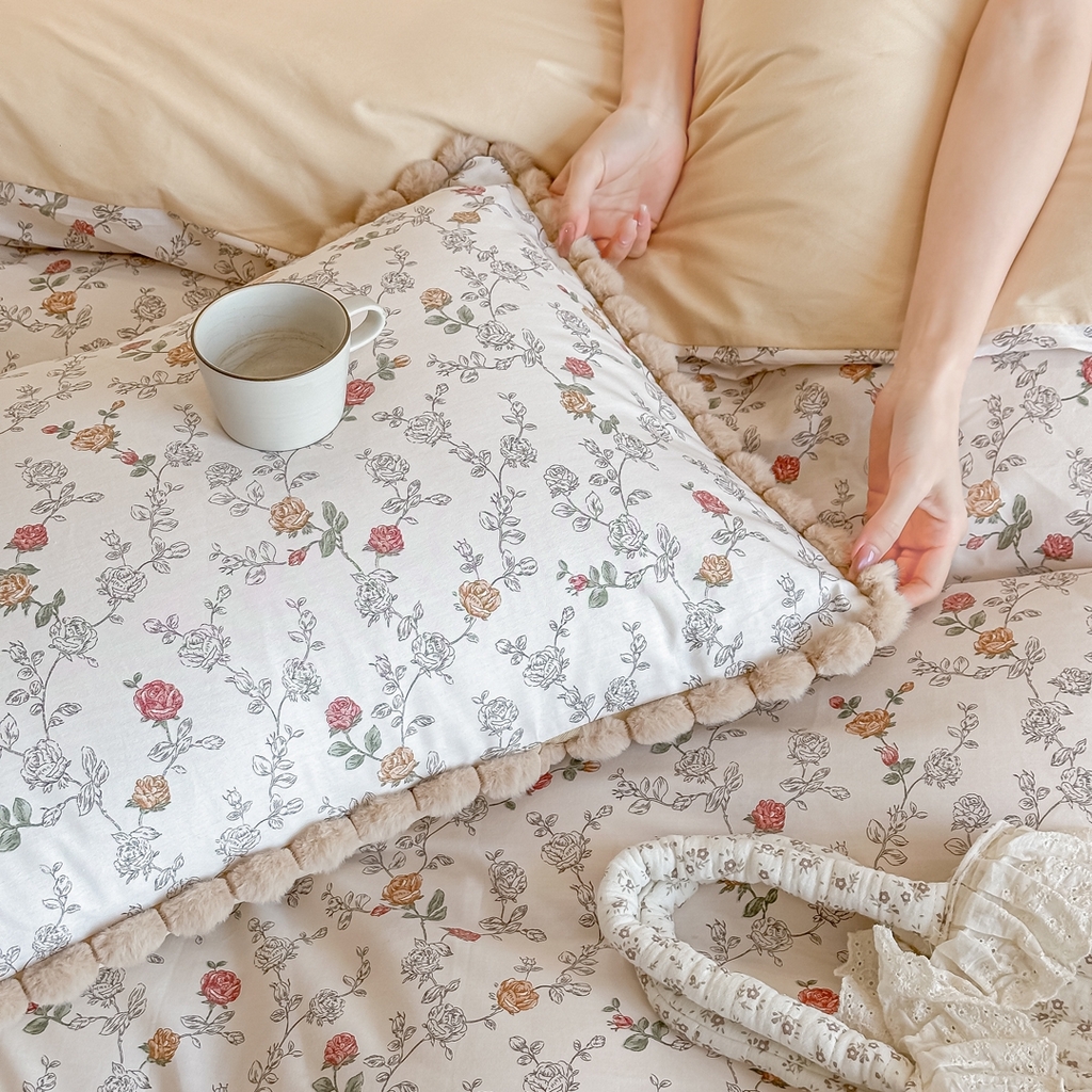 91家纺网 家纺一手货源 找家纺 宅家居 2026新款轻奢极简风全棉毛球款40支纯棉13372小清新喷气印花四件套 素颜玫瑰