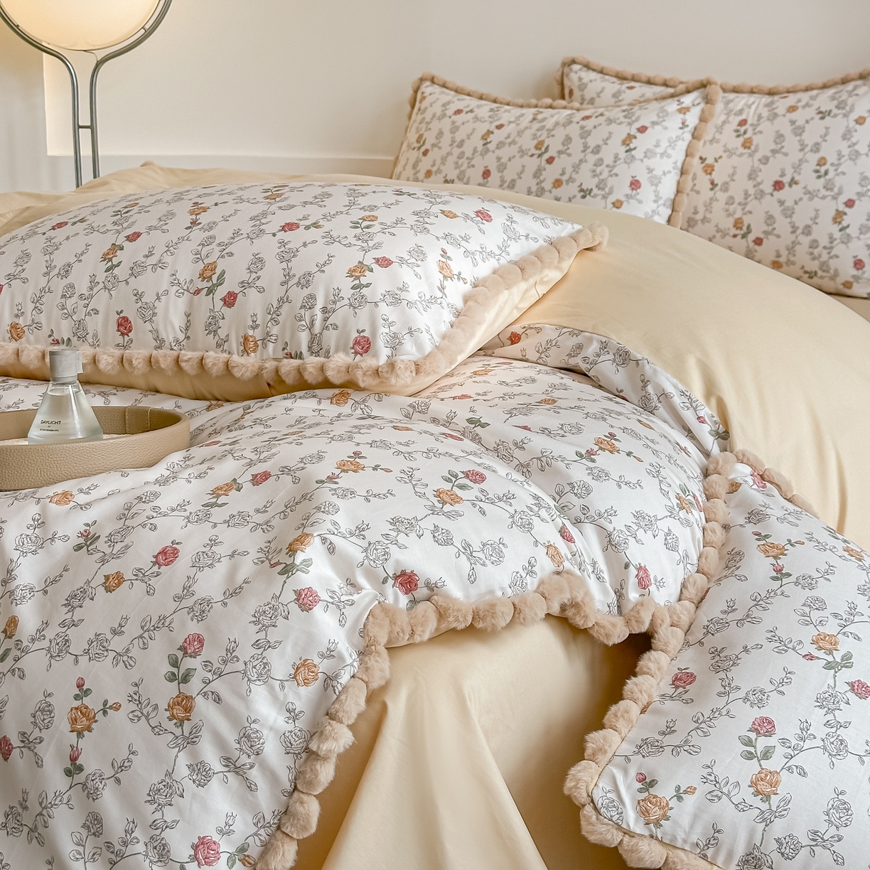 91家纺网 家纺一手货源 找家纺 宅家居 2026新款轻奢极简风全棉毛球款40支纯棉13372小清新喷气印花四件套 素颜玫瑰