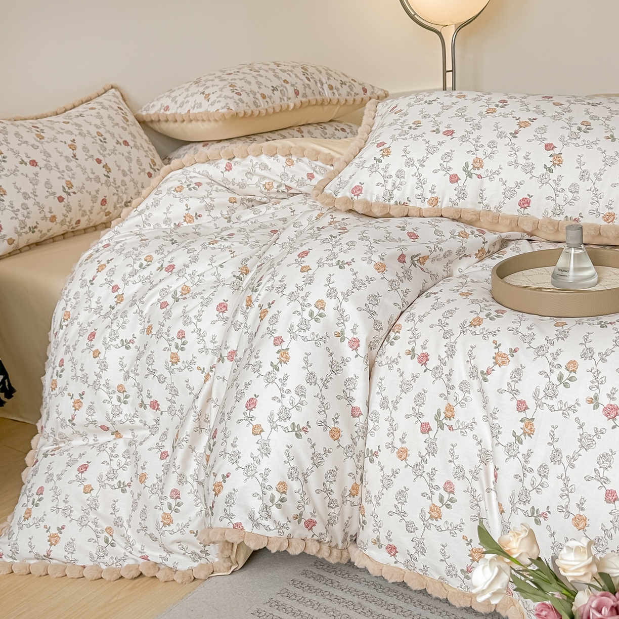 91家纺网 家纺一手货源 找家纺 宅家居 2026新款轻奢极简风全棉毛球款40支纯棉13372小清新喷气印花四件套 素颜玫瑰