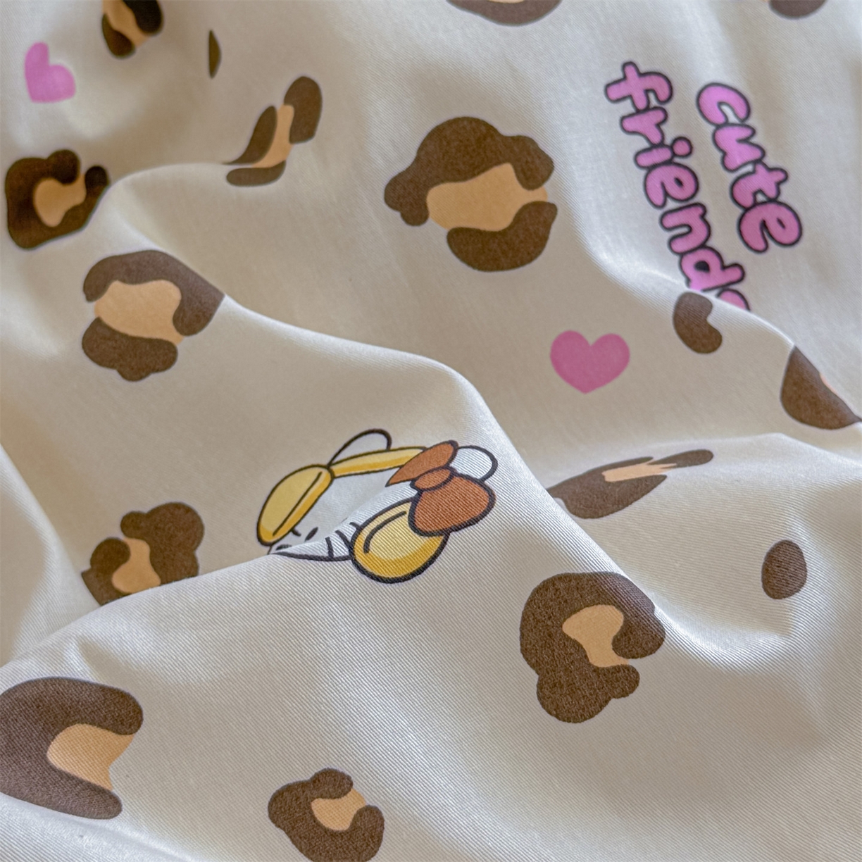 91家纺网 家纺一手货源 找家纺 女子家纺 2026新款全棉印花四件套系列 豹纹猫