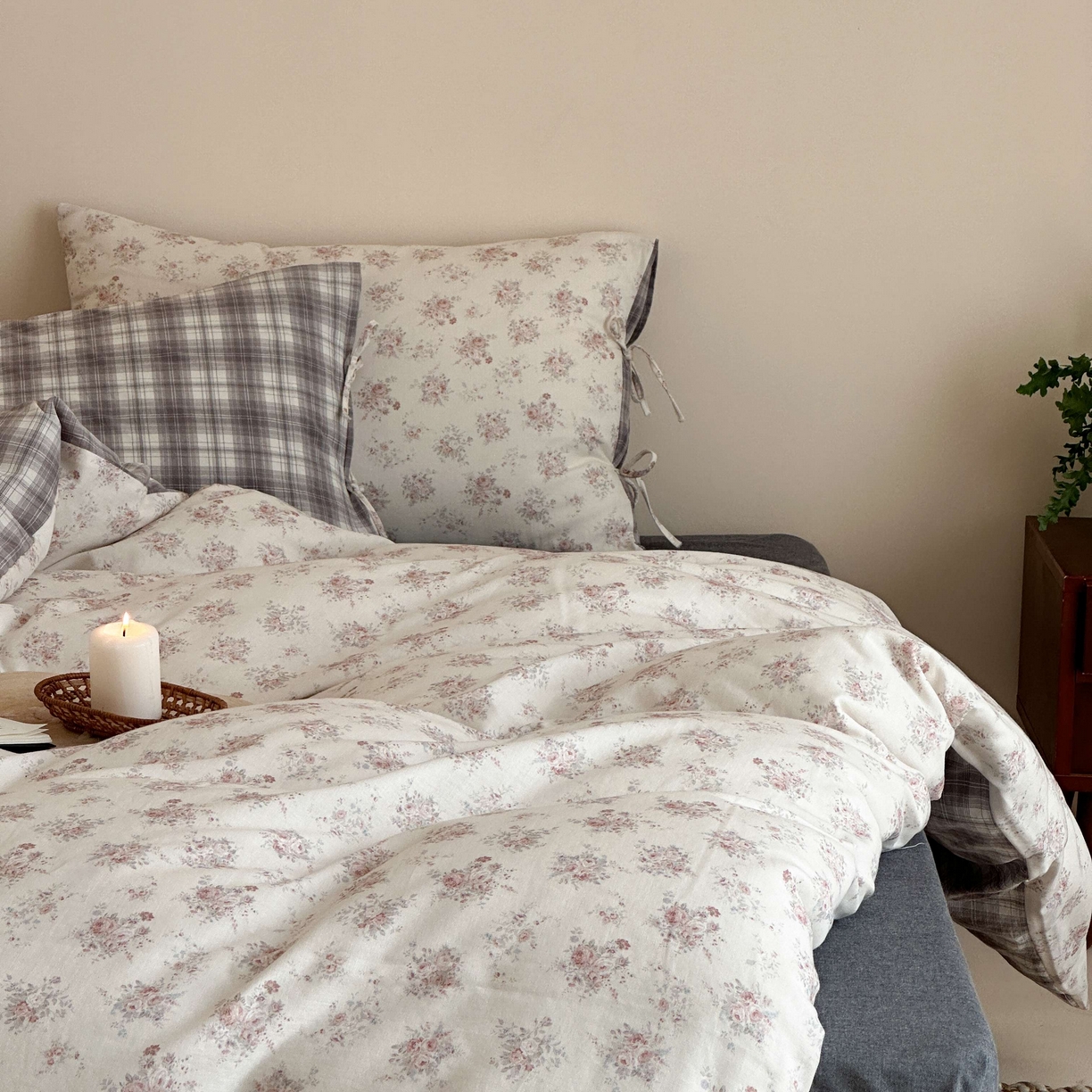 91家纺网 家纺一手货源 找家纺 旷野 2026新款简约精致全棉纯棉水洗棉四件套-松间花信系列 松间花信-粉雾灰